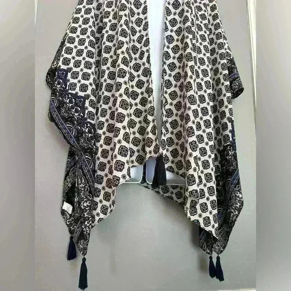 Kimono Open Front (66) - Picture 3 of 6